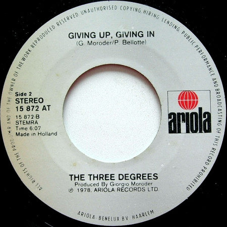 The Three Degrees : Giving Up, Giving In (7", Single)